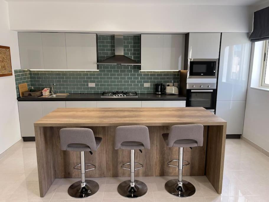 Apartament Sunset Modern 1 Bedroom Near The *